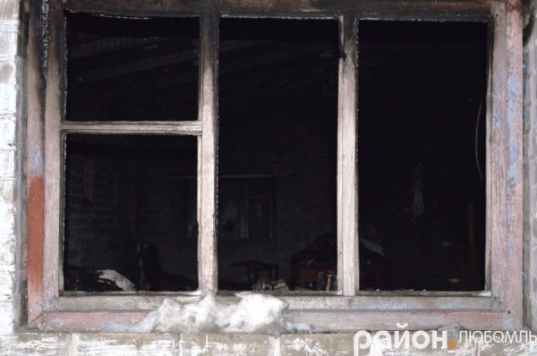 З'явилися фото жахливої пожежі у Любомлі