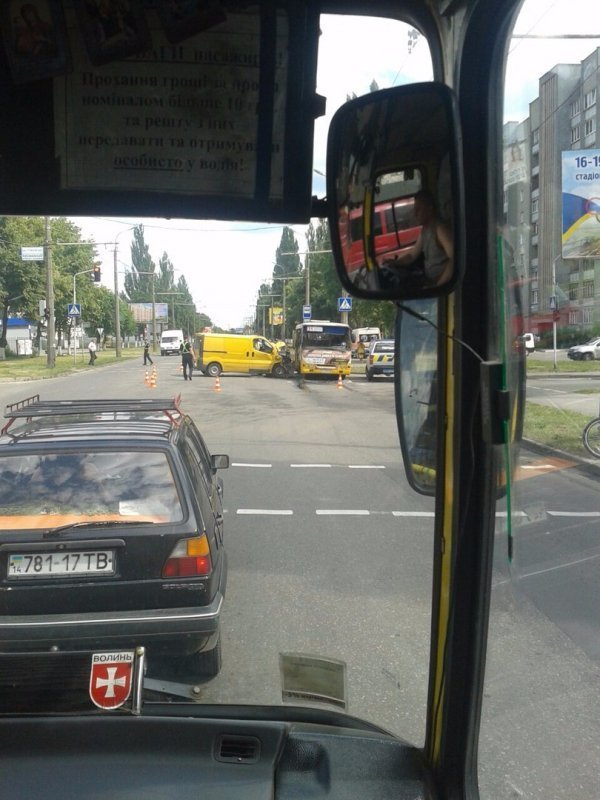 Моторошна ДТП у Луцьку. Близько 7 людей в реанімації. ФОТО. ВІДЕО