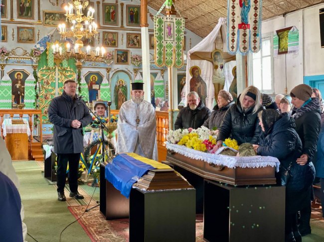 Назавжди 33: на Волині попрощалися з Героєм Романом Филипенком