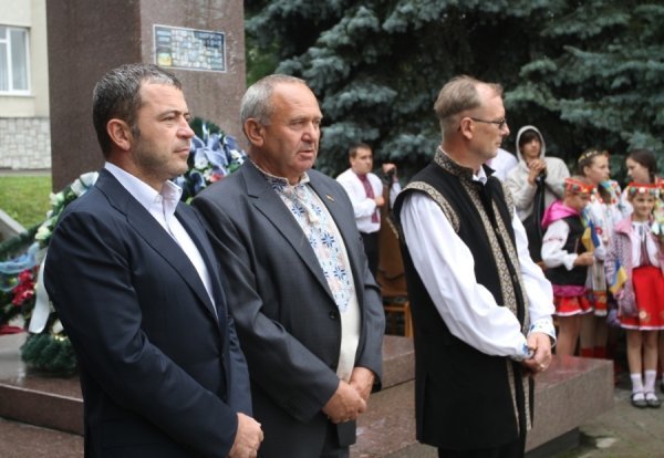 У Горохові на День Незалежності розмалювали патріотичний трактор