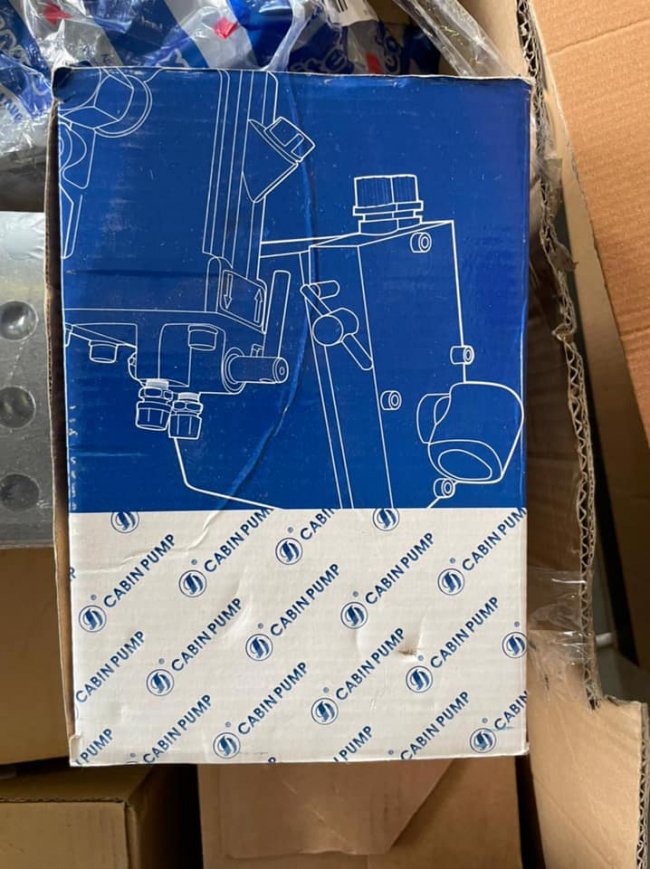 На «Ягодині» у «мерсі» знайшли контрабандні запчастини на понад 200 тисяч гривень. ФОТО