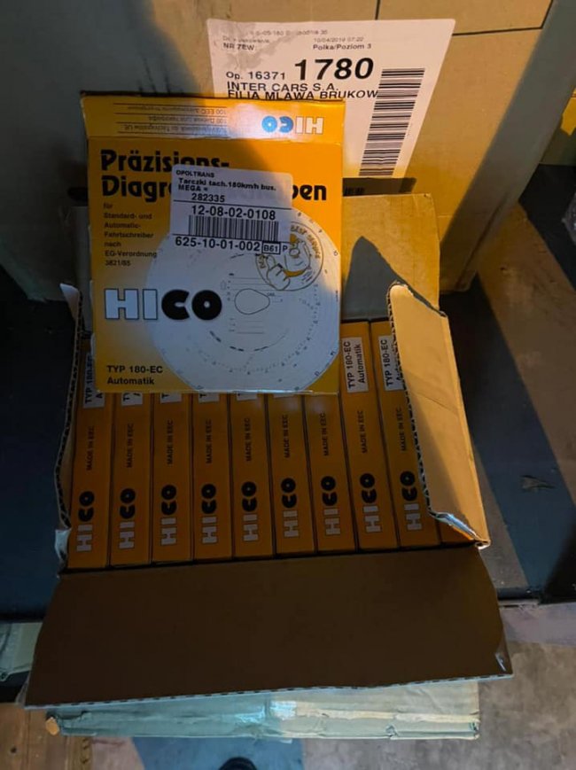 На «Ягодині» у «мерсі» знайшли контрабандні запчастини на понад 200 тисяч гривень. ФОТО