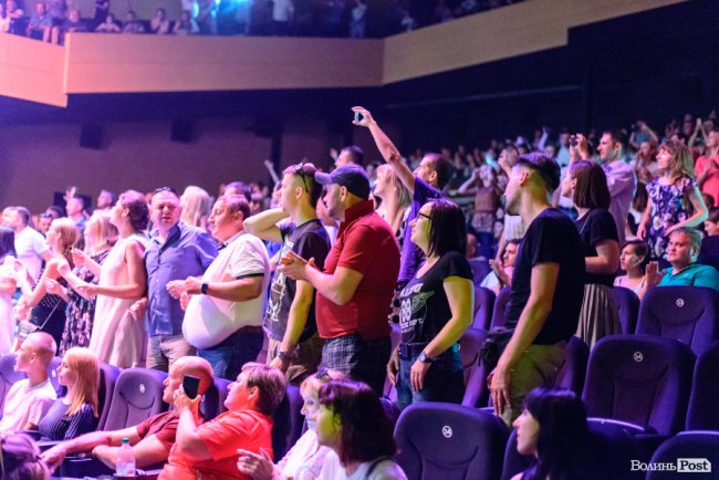 «Шухер, граждане! На сцене психопат!»: яким був концерт гурту «Ляпіс 98» у Луцьку: ФОТОРЕПОРТАЖ