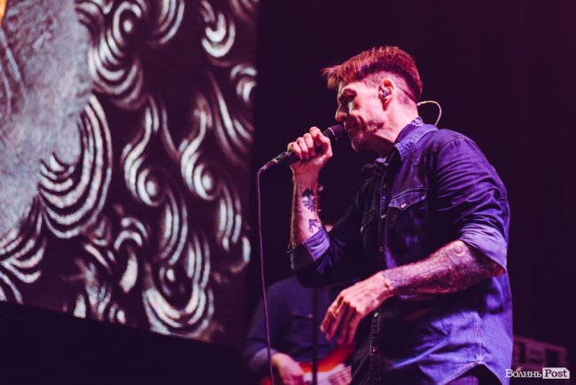 «Шухер, граждане! На сцене психопат!»: яким був концерт гурту «Ляпіс 98» у Луцьку: ФОТОРЕПОРТАЖ