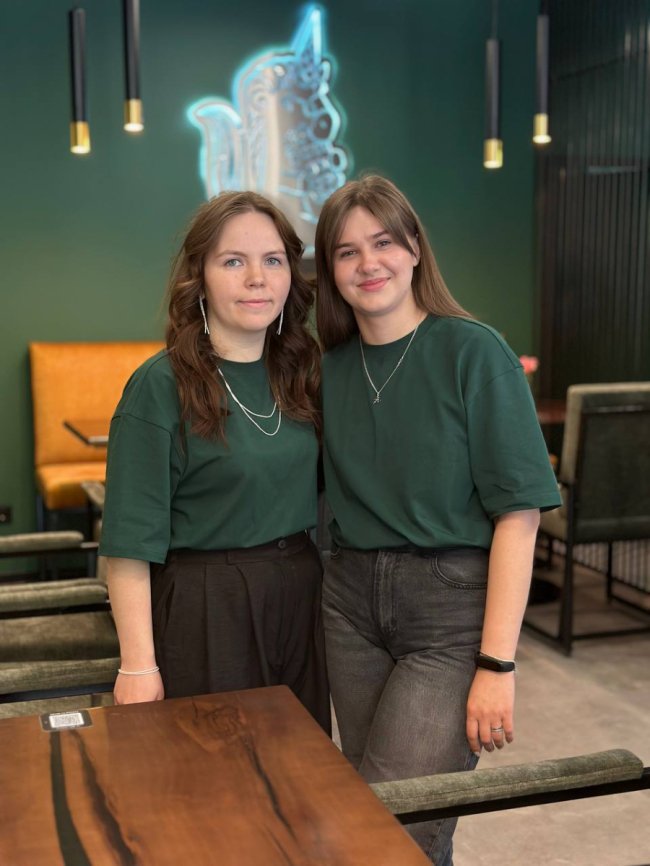 У Луцьку відкрилося сімейне кафе «Golden Waffles family»: смачні новинки, меню та ціни