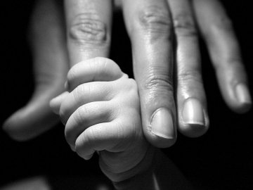 Нові подробиці про жінку з Рівненщини, яка поклала немовля у морозильну камеру