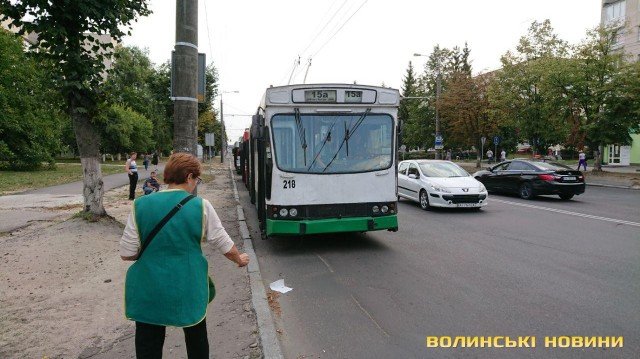 У Луцьку «стали» тролейбуси. ФОТО
