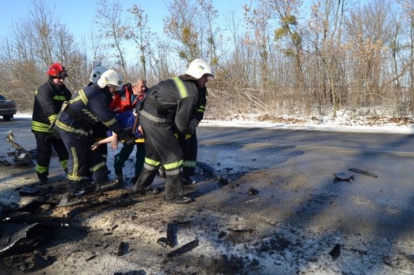 Внаслідок жахливої аварії на Рівненщині загинуло троє людей, 5-річна дівчинка – в реанімації. ВІДЕО