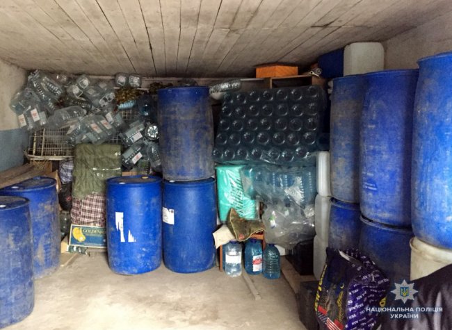 У волинянки вилучили майже 600 літрів контрафактного алкоголю. ФОТО