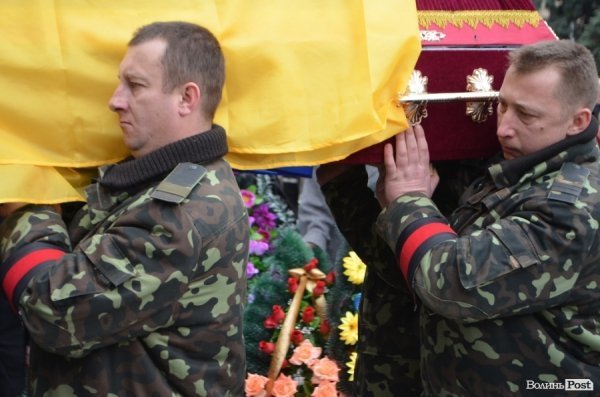 У Луцьку прощалися із двома загиблими бійцями АТО. ФОТО