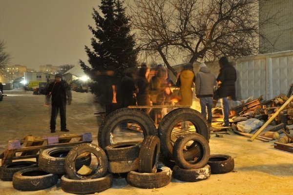 Блокування ВВшників у Луцьку: п'ята ніч. ФОТО