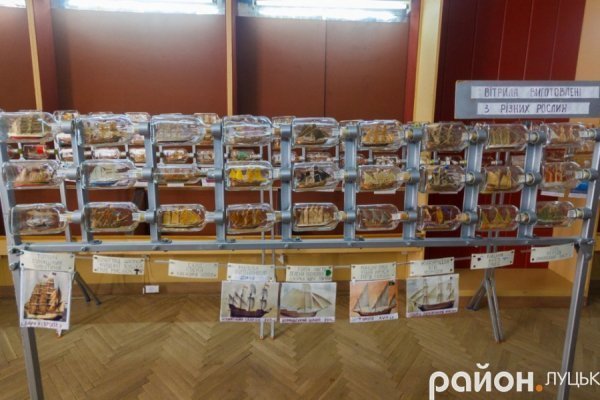 Мініатюрні шедеври: волинянин 40 років майструє кораблики у пляшках