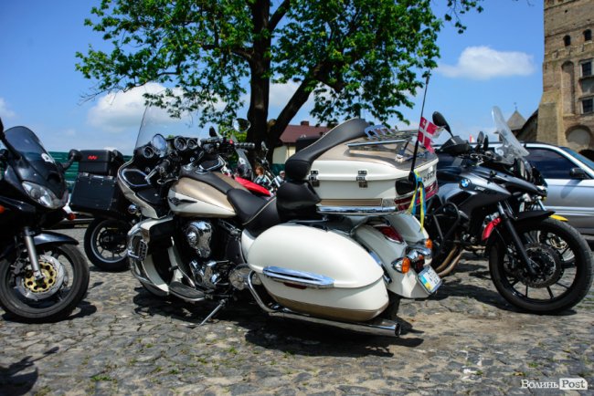 Леді на мотоциклах: у Луцьк приїхали байкерки з декількох країн. ФОТО