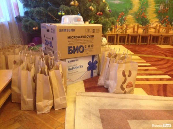 Вихованці будинку дитини отримали подарунки від Святих Миколаїв