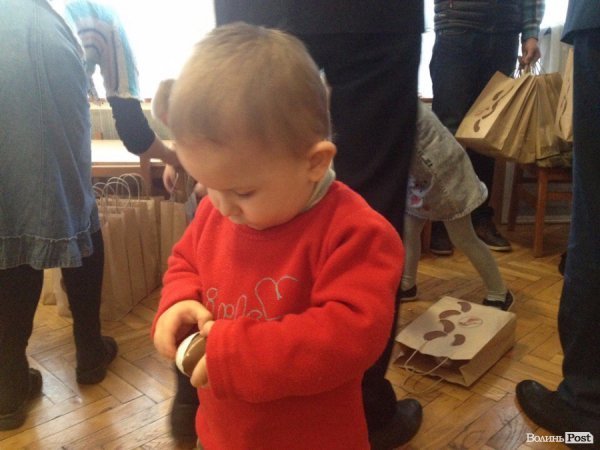 Вихованці будинку дитини отримали подарунки від Святих Миколаїв