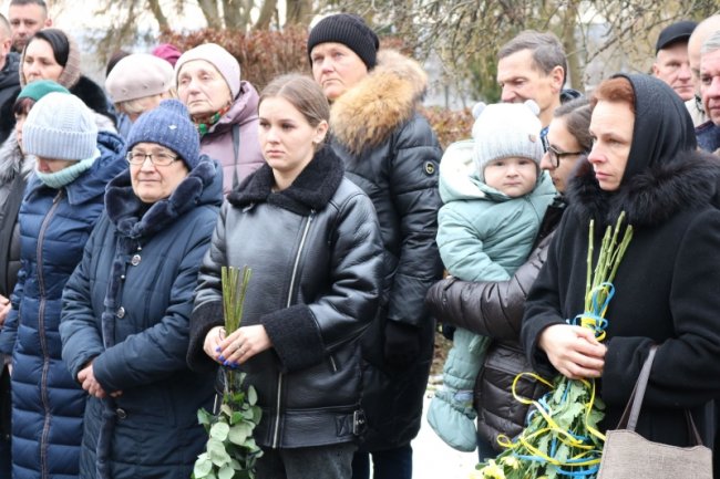 Перед смертю врятував кілька життів: на Волині вшанували Героя