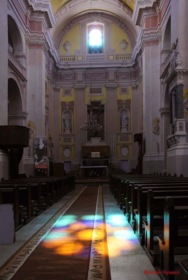 Волинський фотограф показав магію та красу костелу Петра і Павла. ФОТО