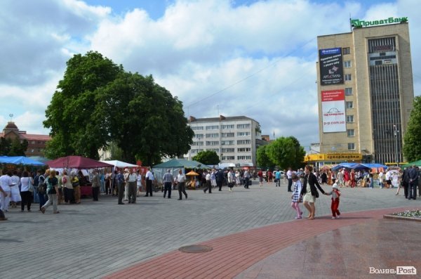 У центрі Луцька - фестиваль творчості дітей. ФОТО
