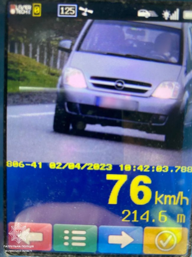 На Волині 55-річна водійка пропонувала патрульним хабар
