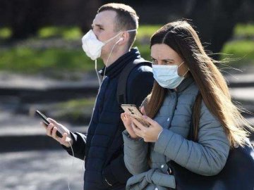 Епідеміолог розповіла, чи потрібно в Україні скасувати масковий режим