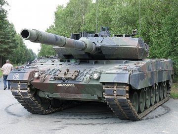 Шольц блокує постачання в Україну 100 сучасних німецьких танків, –  Welt