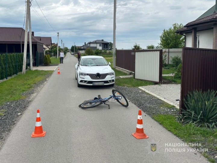 Велосипедист раптово вискочив на дорогу: деталі аварії в Боголюбах