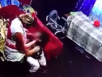 Скандал у Харкові: няня побила хвору на ДЦП дитину. ВІДЕО