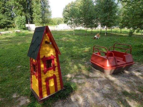 У Луцькому зоопарку хулігани поламали вітряка 