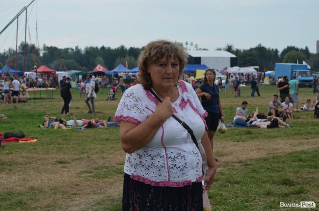 Не молоддю єдиною: як на «Бандерштаті» відпочивають «поважні» фестивальники. ФОТО 