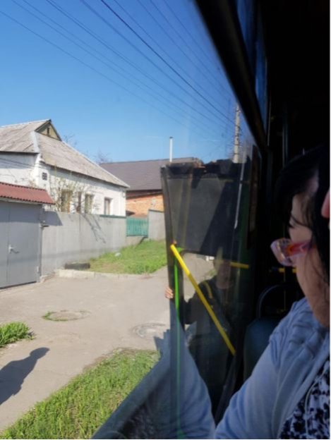 У маршрутці під час руху відвалилися двері. ФОТО