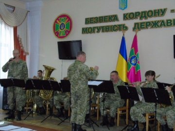 Новини з минулого. Змагання близнят і річниці