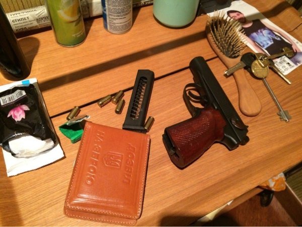 У Києві чоловік з балкона квартири стріляв по перехожих і поліцейських. ФОТО