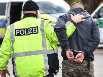 У Варшаві побилися двоє українців: один з них встромив ножа у груди чоловіку