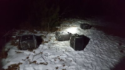 На Волині контрабандисти, тікаючи від прикордонників, спалили сигарети. ФОТО