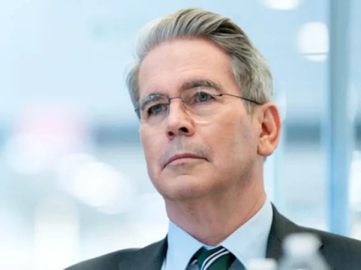 США розглядають усі варіанти санкцій проти рф, бо Путін посилив бомбардування України, - Бессент