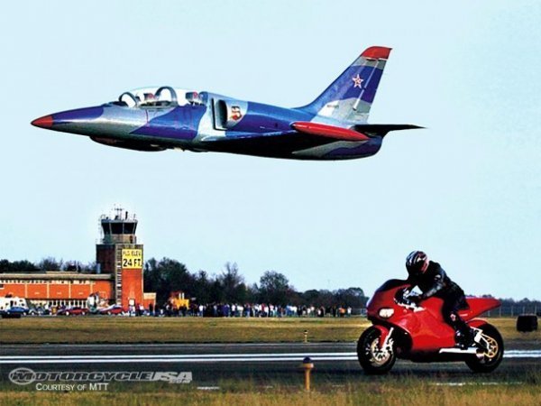 Y2K MTT Turbine Superbike 402 км/год (autozinfo.com)