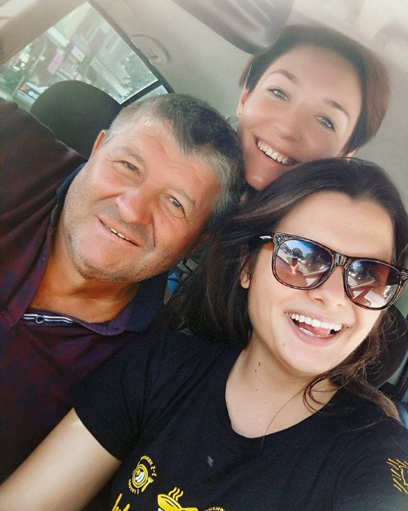 Як луцькі ведуча та режисерка їздили автостопом у Чернівці