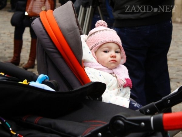 Акція немовлят на підтримку Євромайдану у Львові. ФОТО