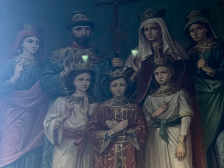 В Успенському соборі на Волині московський патріархат залишив розпис російського царя з сім’єю