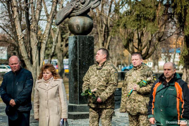 У Луцьку ходою і молитвами вшанували мужність та героїзм добровольців. ФОТО