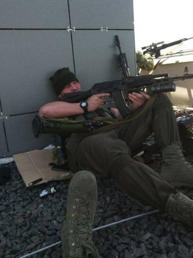 У мережу виклали фото з телефону вбитого у Донецьку «кадировця»