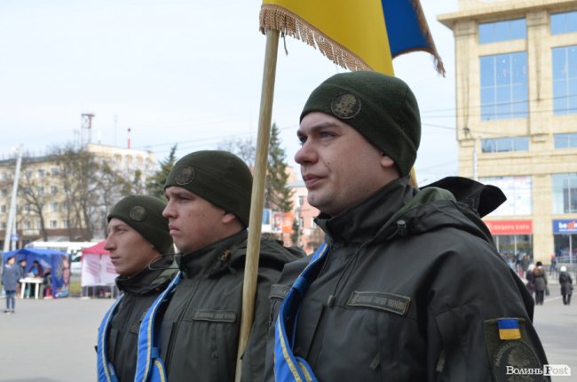 Флешмоб від військового оркестру у Луцьку: як Нацгвардія святкує п'ятиріччя. ФОТО