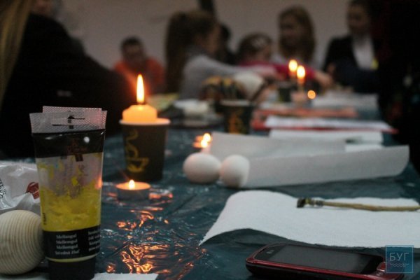 Маленьких нововолинців навчали мистетву писанкарства. ФОТО