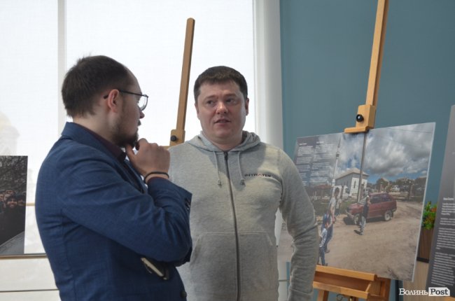 У Луцьку відкрили виставку світлин «Історії з окупованого Криму». ФОТО