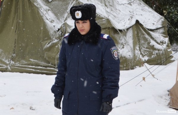 Зима прийшла: луцький Євромайдан мало не знесло вітром. ФОТО