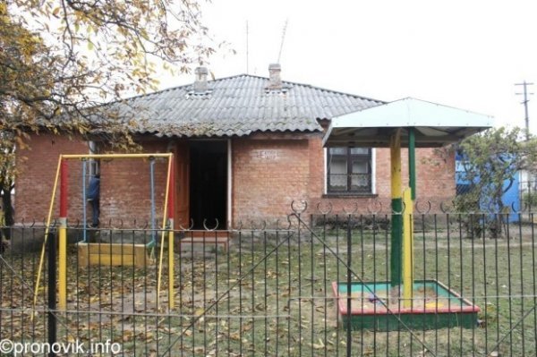 Конфлікт на Волині: мешканці будинку не хочуть жити у чистоті. ФОТО