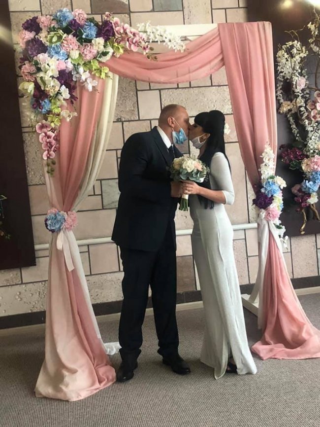 «Шлюб за добу»: у Нововолинську одружилися поляк та українка. ФОТО