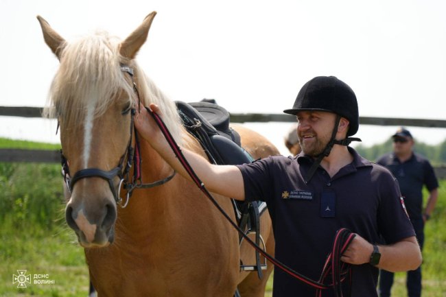 Волинські піротехніки відновлювалися іпотерапією. ФОТО