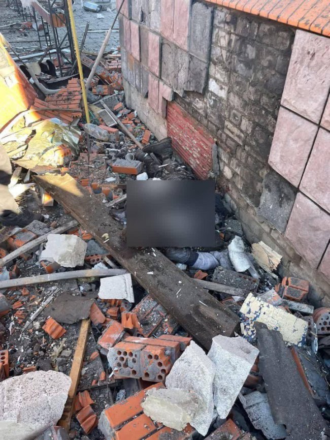 Росіяни вдарили бомбами по центру Куп’янська: є загиблі та поранені