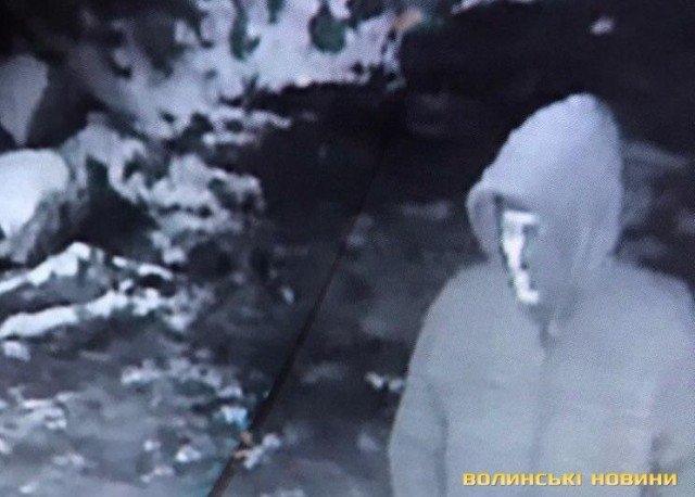 У Луцьку розшукують злодіїв, які вкрали військові речі загиблого на Сході бійця. ФОТО